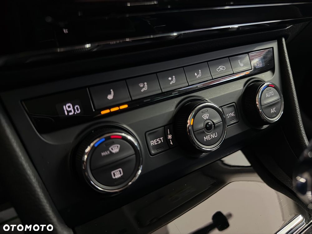 Skoda Superb 1.6 TDI DSG Active - 32