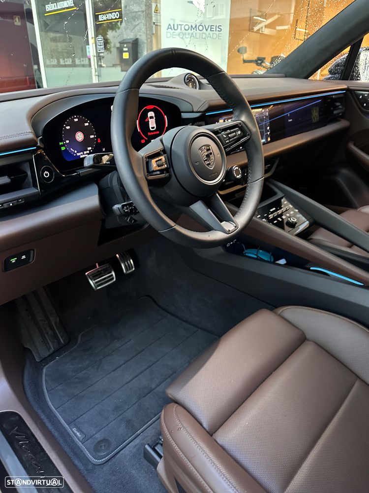 Porsche Macan Electric Turbo - 18