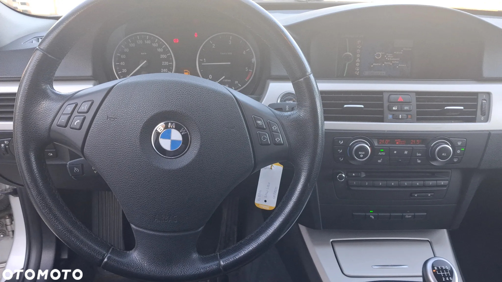 BMW Seria 3 318d - 23