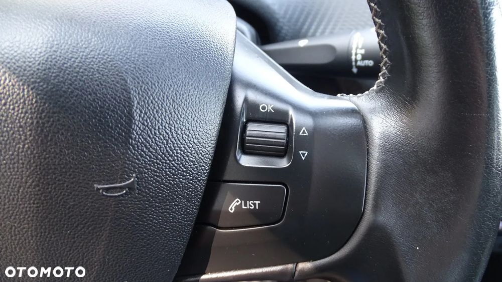 Peugeot 2008 e-HDi FAP 92 STOP & START Active - 16