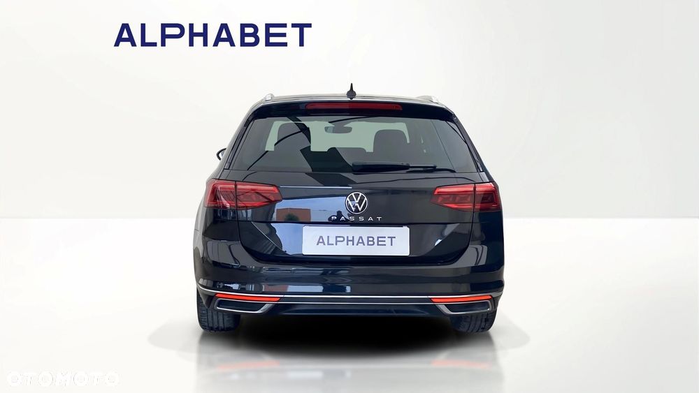 Volkswagen Passat - 4