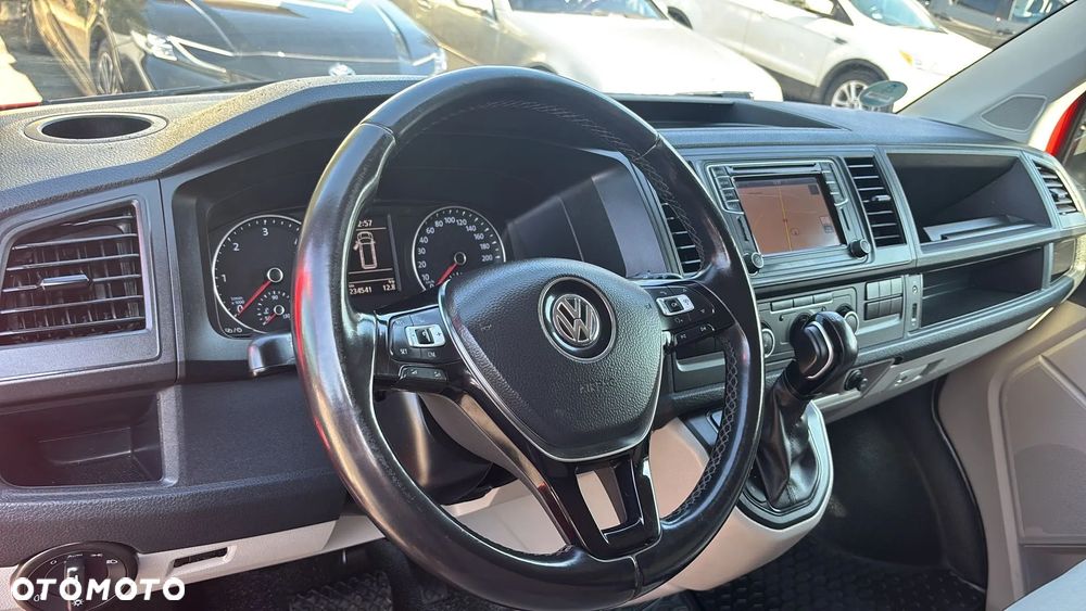 Volkswagen Transporter Kombi L1H1 DSG - 12