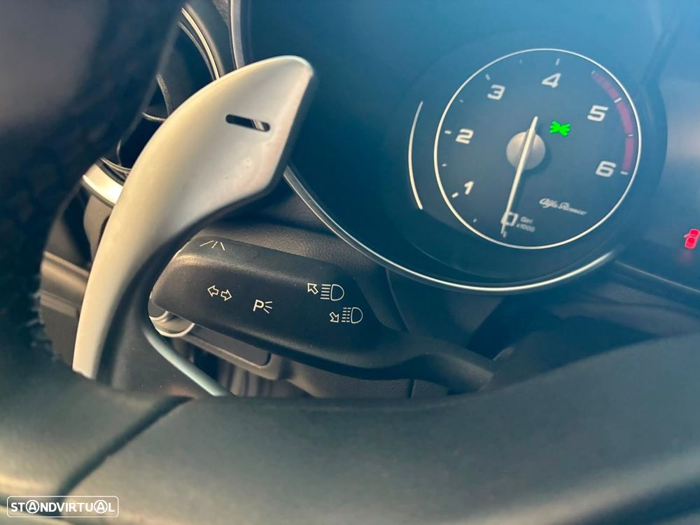 Alfa Romeo Giulia 2.2 D Super AT8 - 25