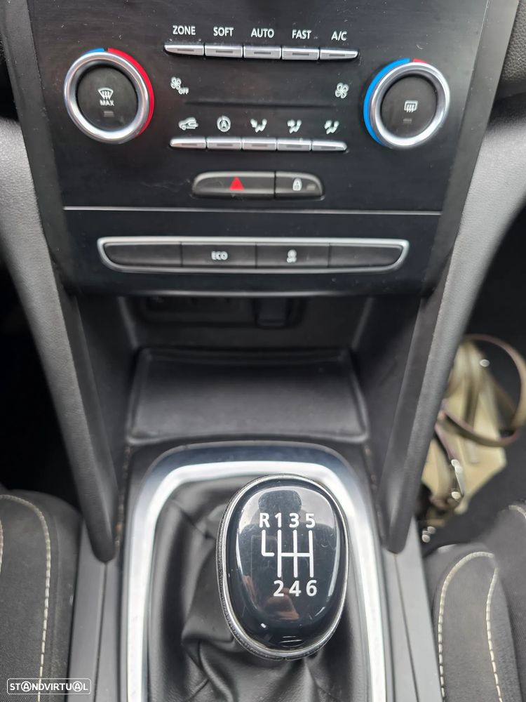 Renault Mégane 1.5 dCi Dynamique S - 18