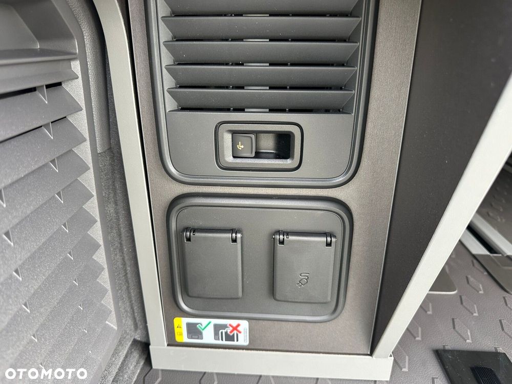 Volkswagen california Nowa California Beach silnik: 2,0 l TSI OPF 204 KM / skrzynia biegów: 7-biegowa DSG rozstaw osi: 3124 mm - 28