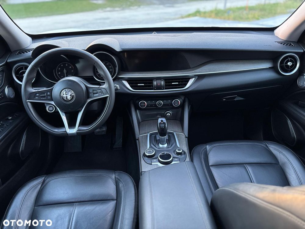 Alfa Romeo Stelvio - 23