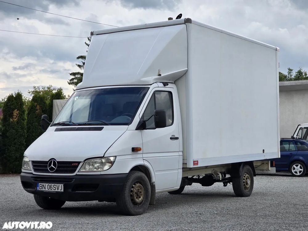 Mercedes-Benz Sprinter - 2