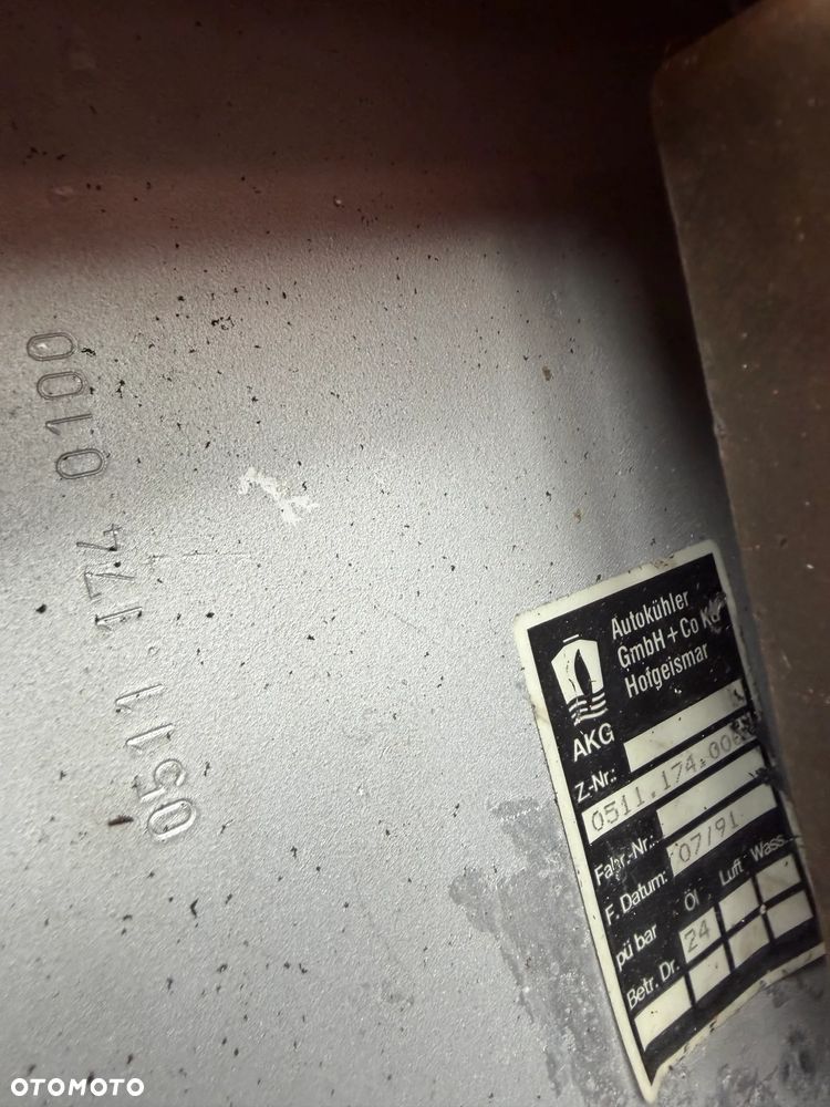 O&K V80 Wózek Widłowy Niemiecki Producent O&K. Silnik DEUTZ 90 km. Udźwig 8 ton. Gabarytowo mała maszyna z Wielkim udźwigiem. Podwójne Koła. Regulacja wideł i Karetki Hydrauliczna. Maszt TRIPLEX. niski przebieg 5790h. Maszyna Pochodzi z Norweskiej Komuny! Nie posiada luzów i wycieków Jazda Hydrostatic. Stan Perfekcyjny! DIESEL. Opony Nowe. Okazja - 20