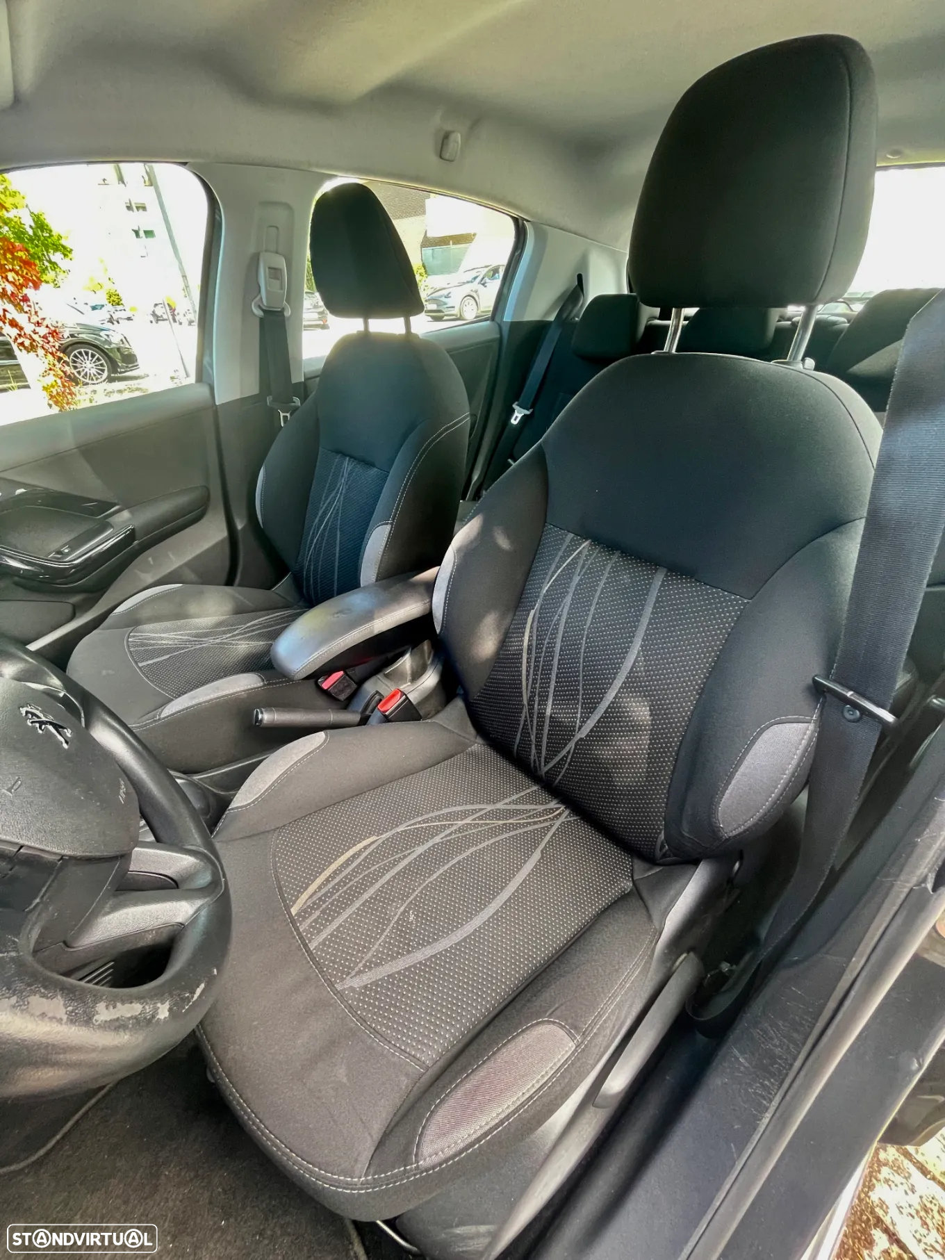 Peugeot 208 e-HDi 68 EGS5 Stop&Start Active - 4