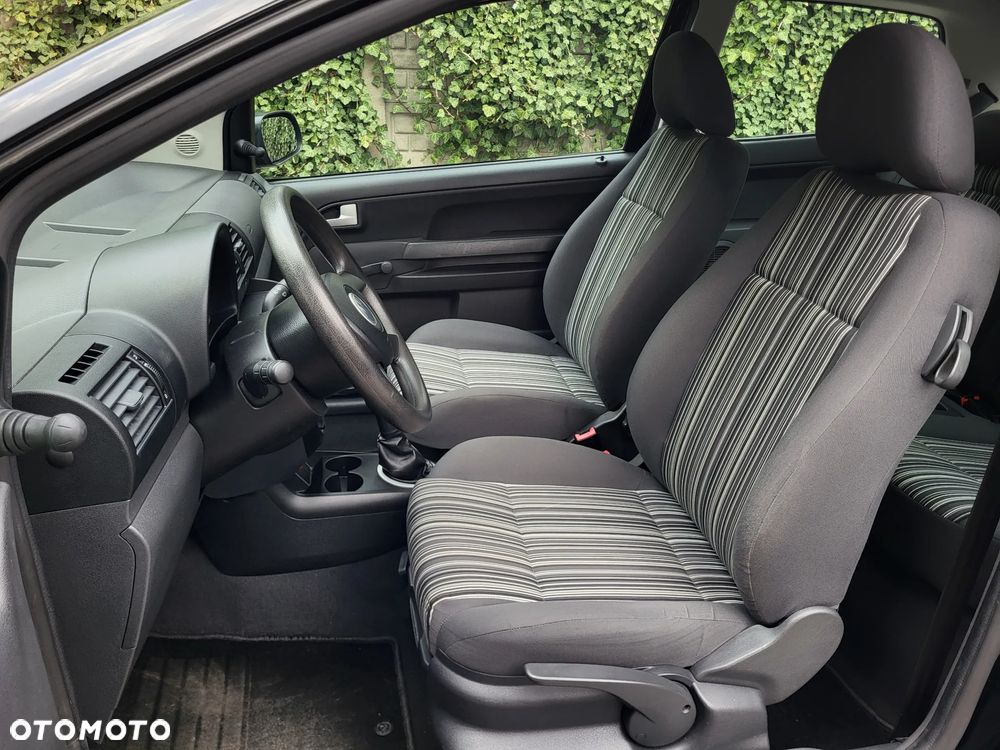 Volkswagen Fox 1.2 - 8