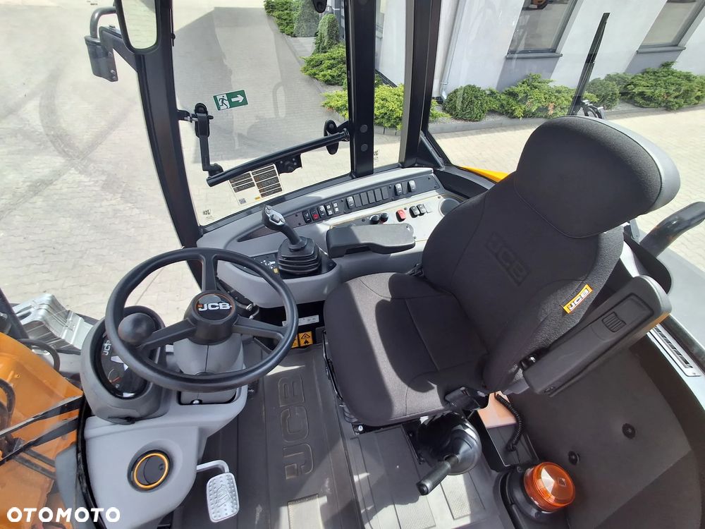 JCB 409 STAGE V - 10