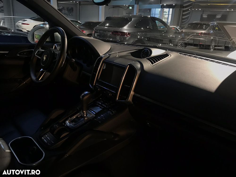 Porsche Cayenne - 3