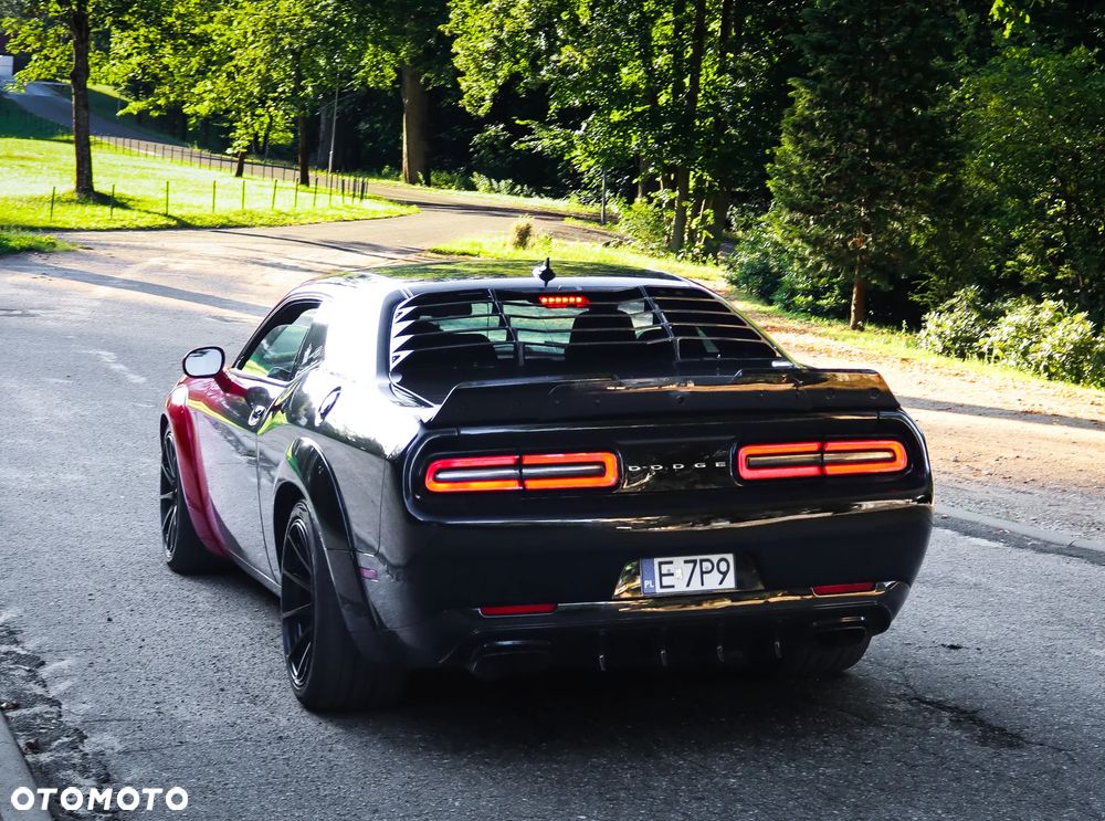 Dodge Challenger - 9