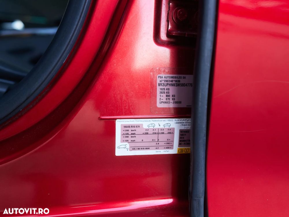 Peugeot 208 1.2 L PureTech STT EAT8 Allure Pack - 35