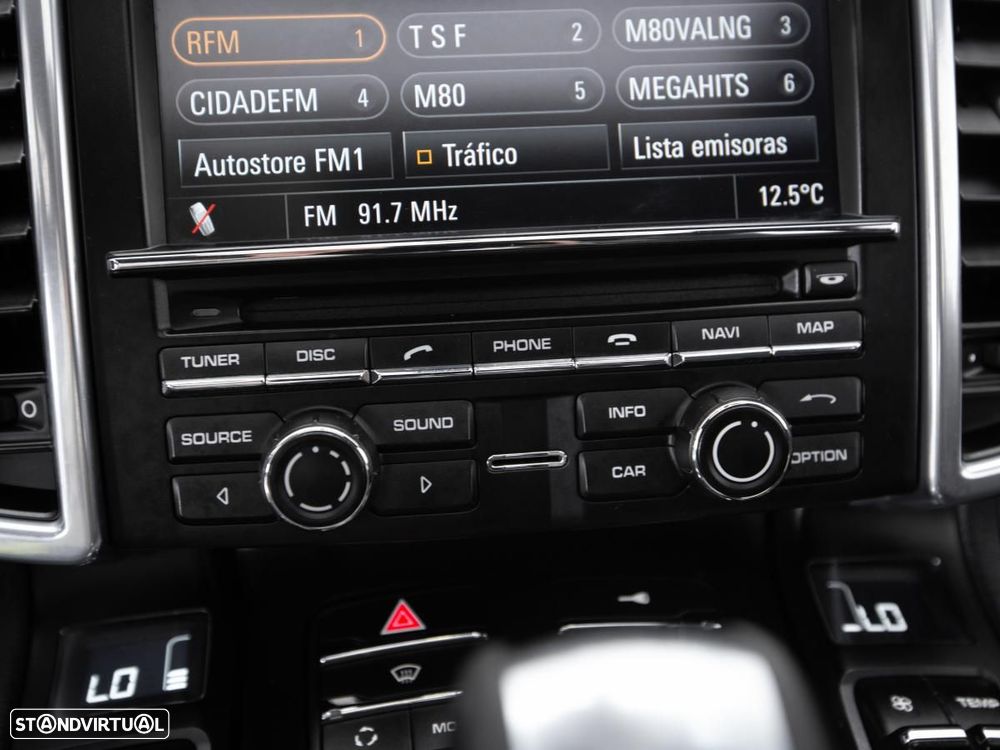 Porsche Cayenne - 23