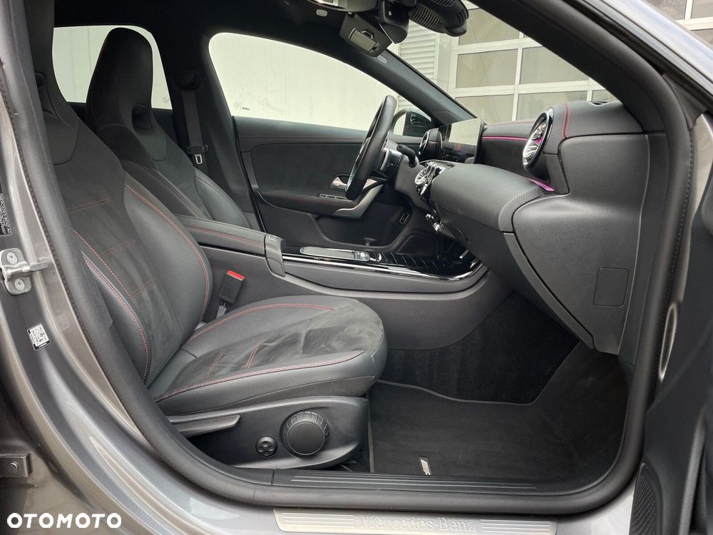 Mercedes-Benz CLA 200 d AMG Line 8G-DCT - 20