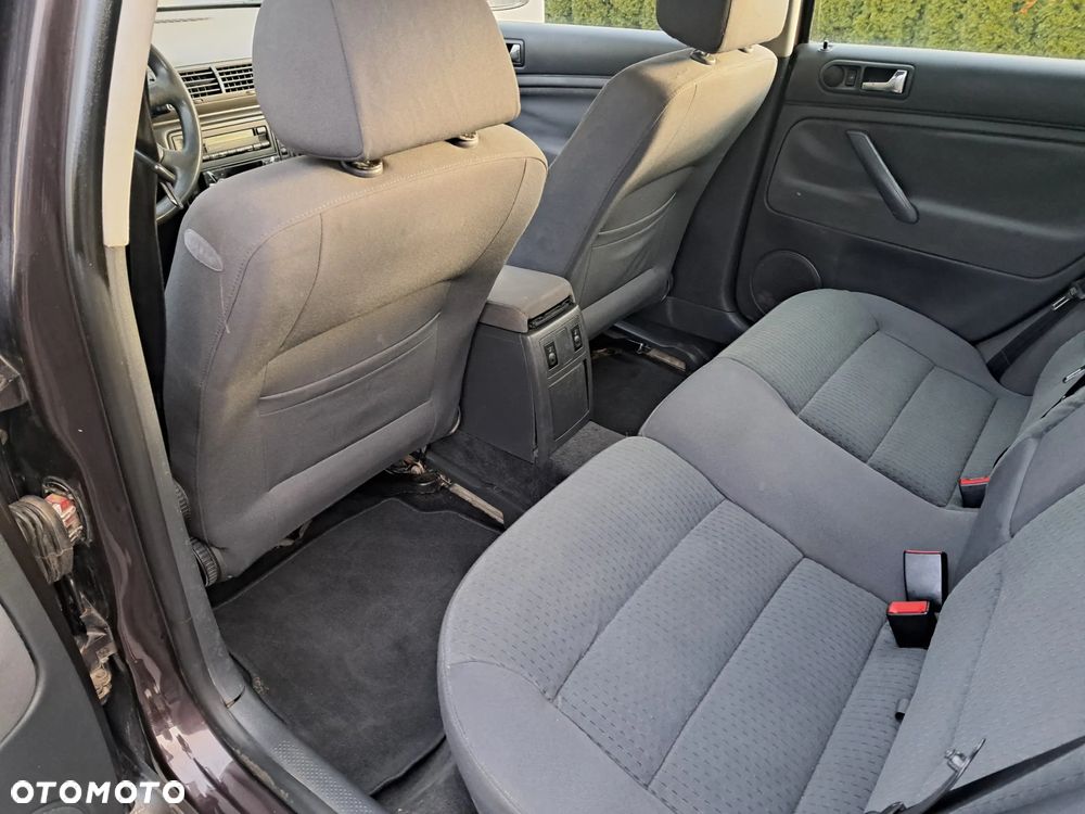 Volkswagen Passat - 12