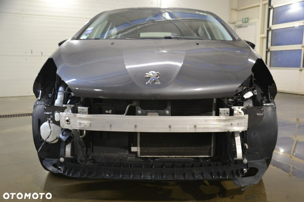 Peugeot 208 - 13