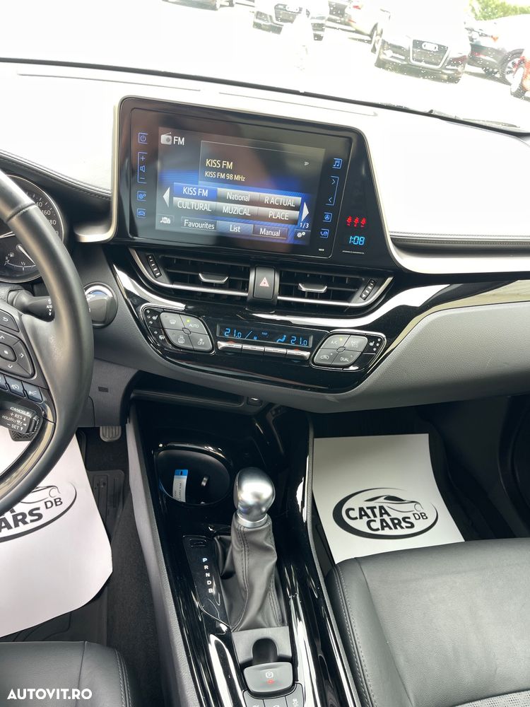Toyota C-HR Hybrid Club - 32