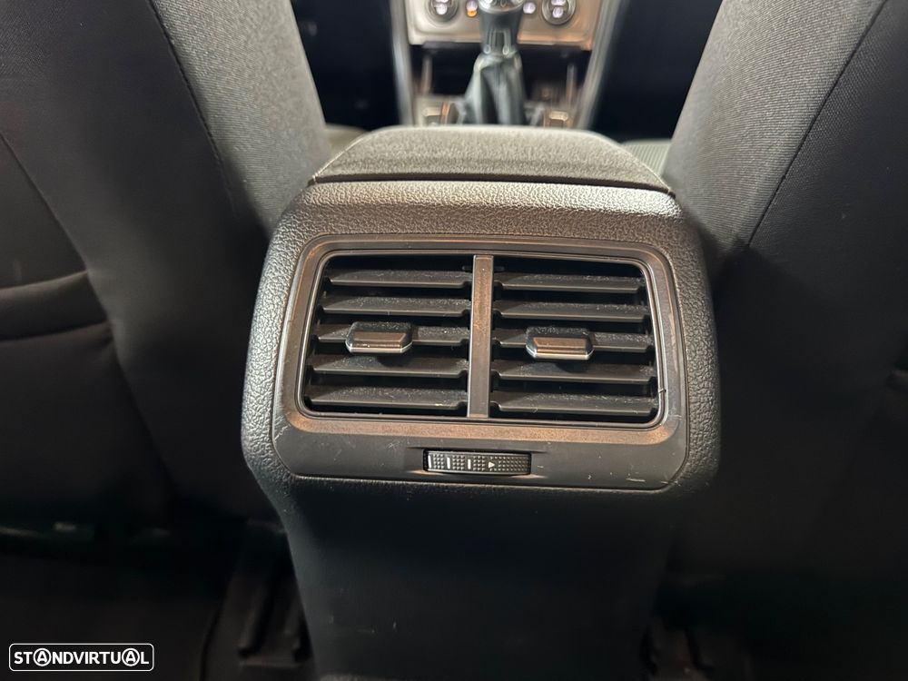 VW Golf 1.6 TDi Confortline - 43