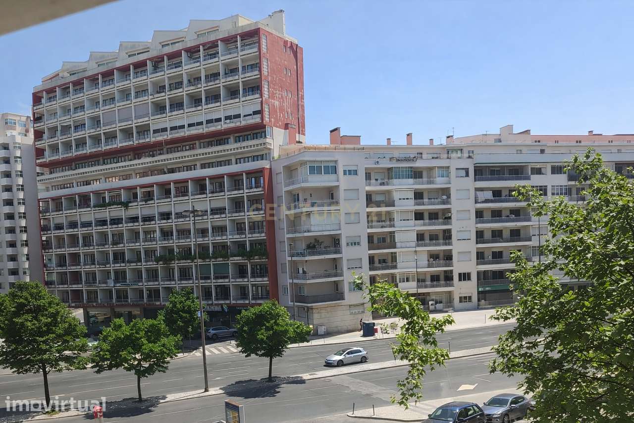 Apartamento T2 +1 Duplex em Alvalade, Lisboa - Oportunidade Única - Grande imagem: 2/33