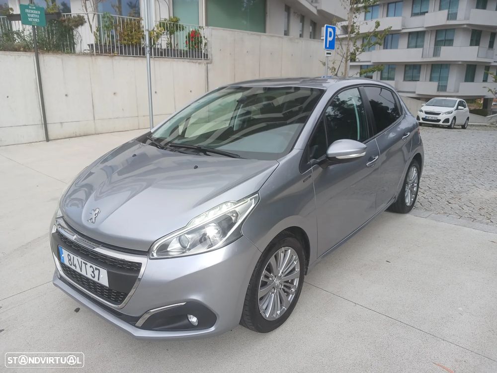Peugeot 208 1.5 BlueHDi Signature - 5