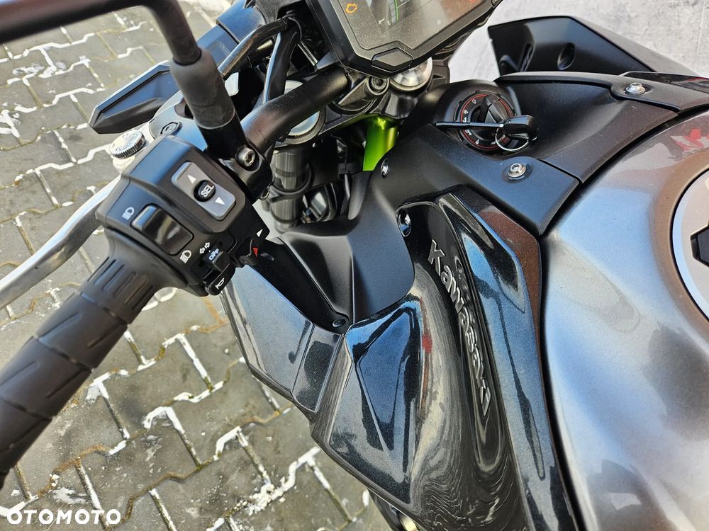 Kawasaki Z 900 - 20