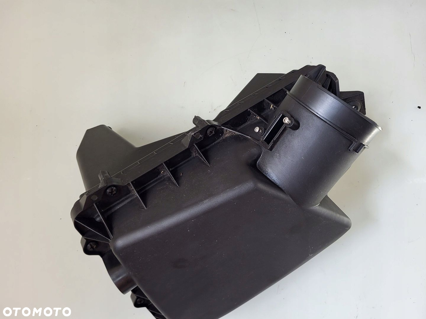 obudowa filtra powietrza 2.0 cdti OPEL INSIGNIA B 84141124 - 2