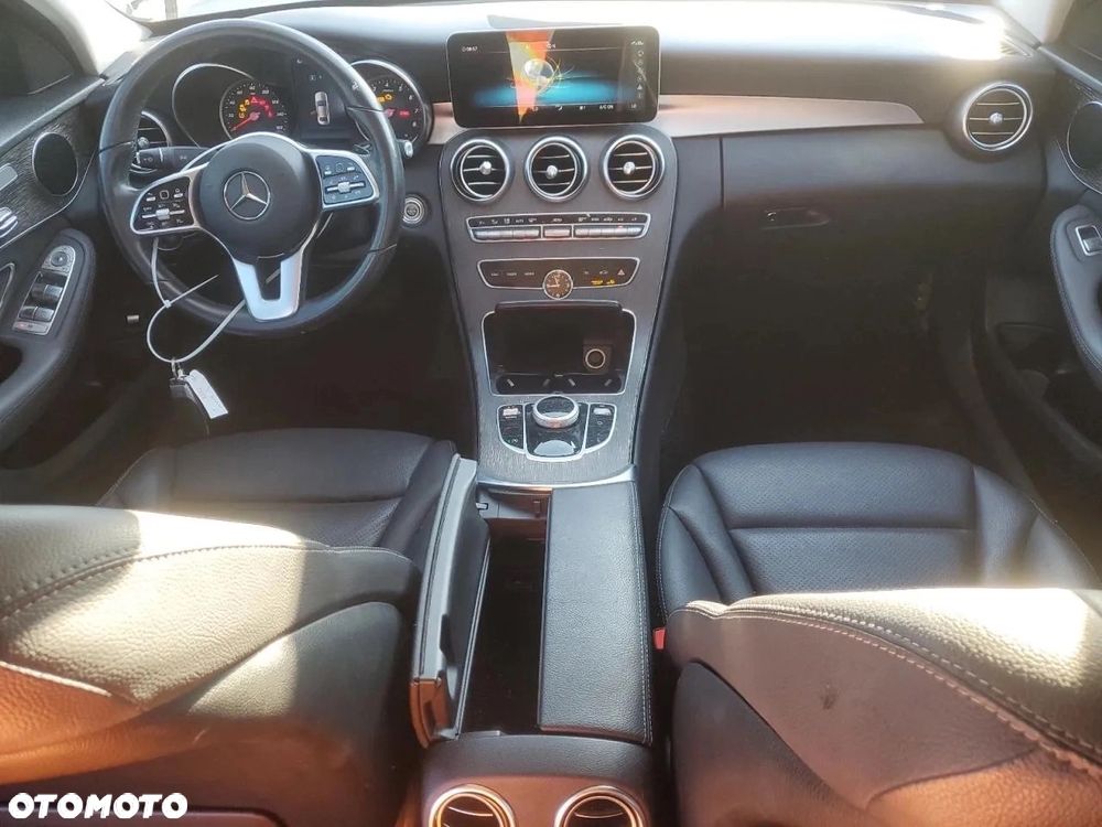 Mercedes-Benz Klasa C 300 4Matic 9G-TRONIC Exclusive - 8