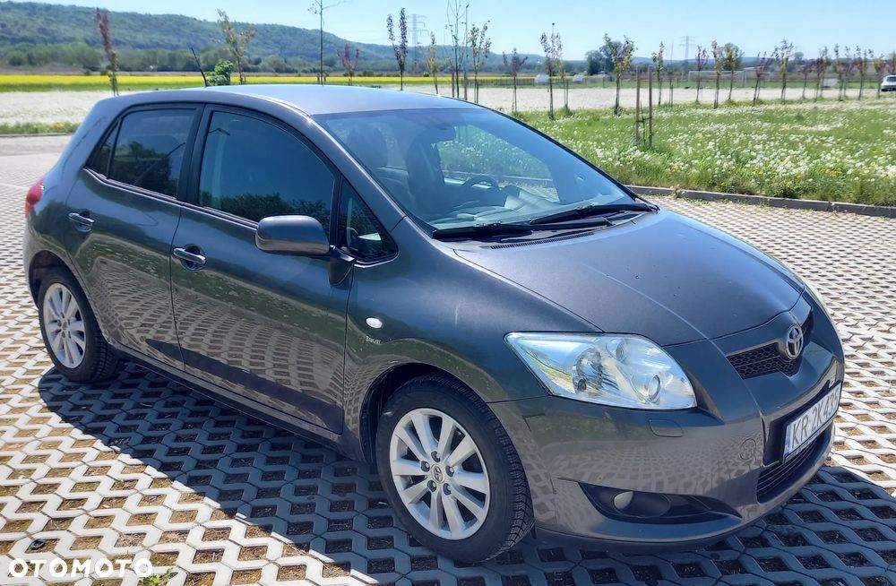 Toyota Auris - 1
