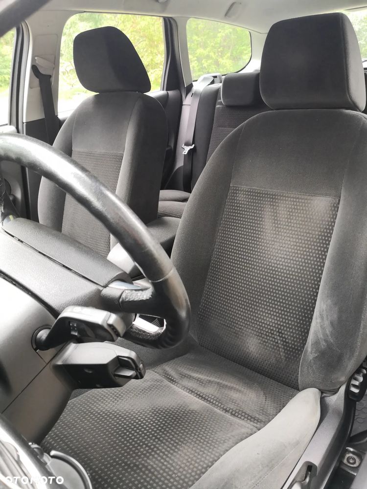 Ford Focus 1.6 TDCi DPF Ghia - 11