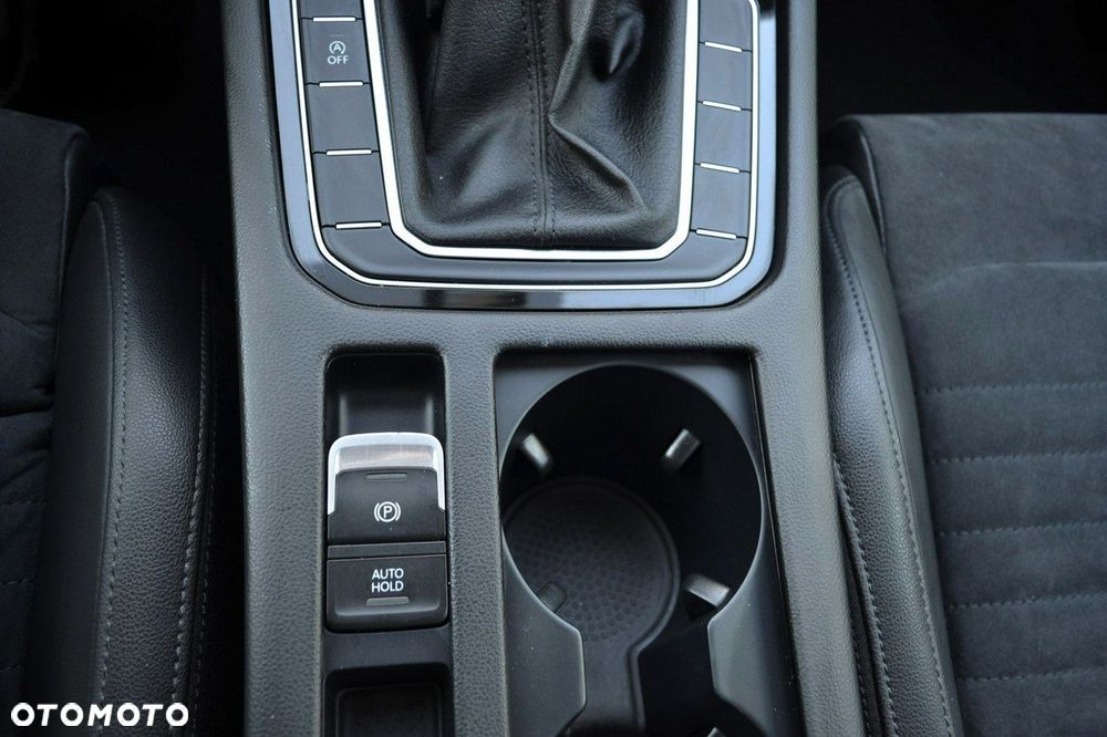 Volkswagen Passat - 21