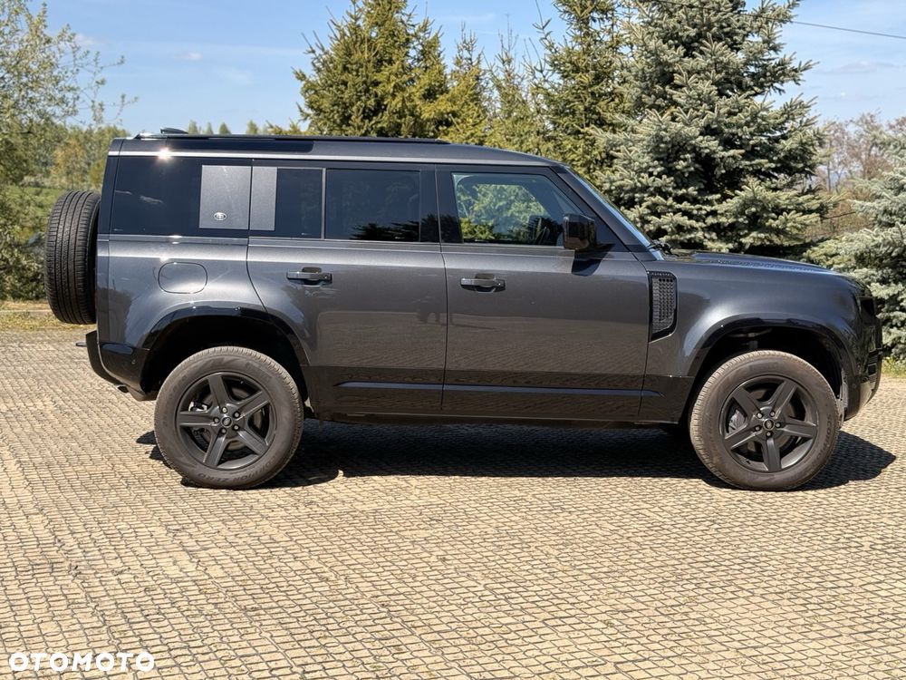 Land Rover Defender - 16
