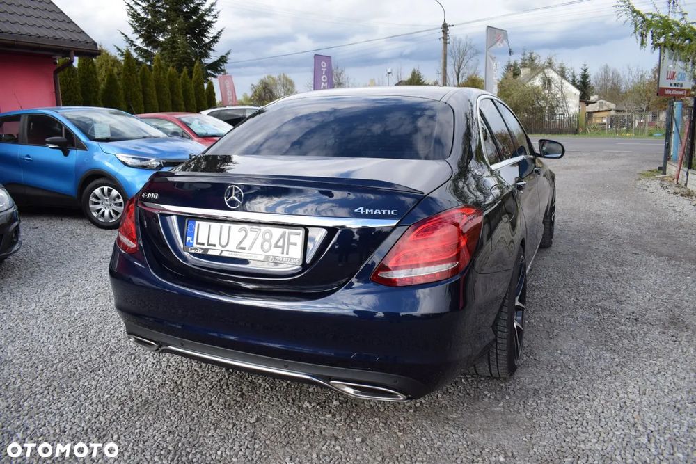 Mercedes-Benz Klasa C 400 4Matic 9G-TRONIC Exclusive - 4