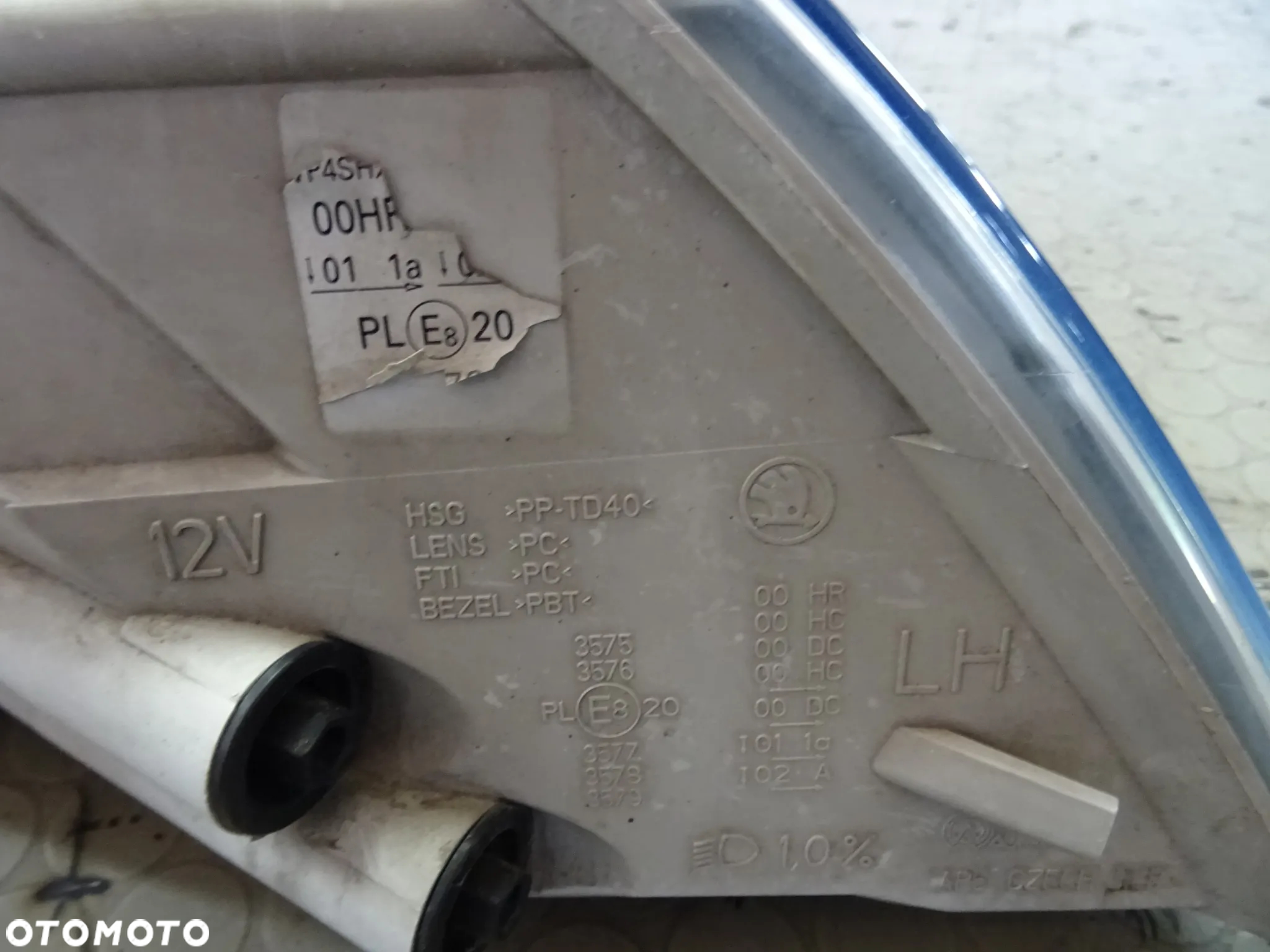 1Z1941016B 1Z1941015B lampy przod prawa lewa XENON EUROPA Skoda Octavia II 05-09 czesci - 7