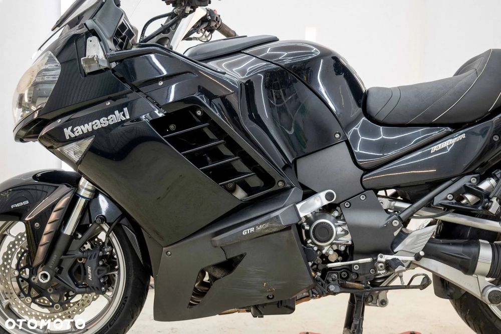 Kawasaki GTR - 13