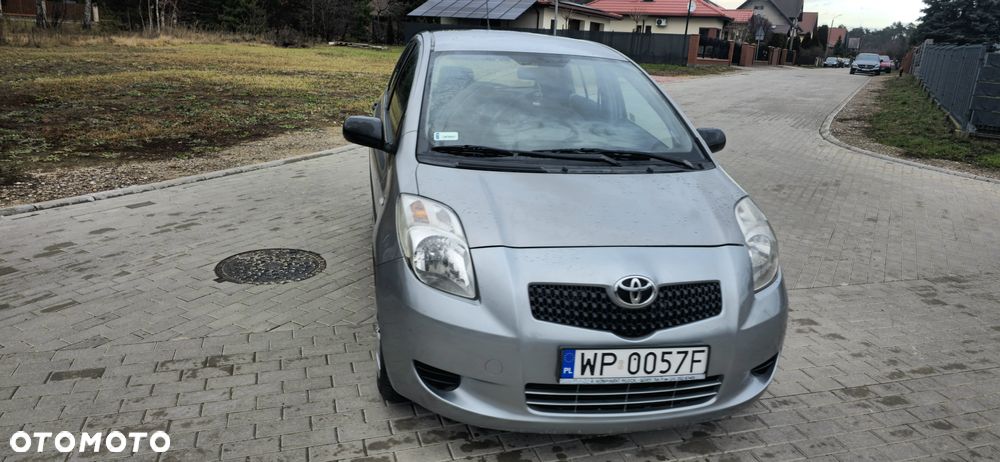 Toyota Yaris 1.0 Terra EU5 - 2