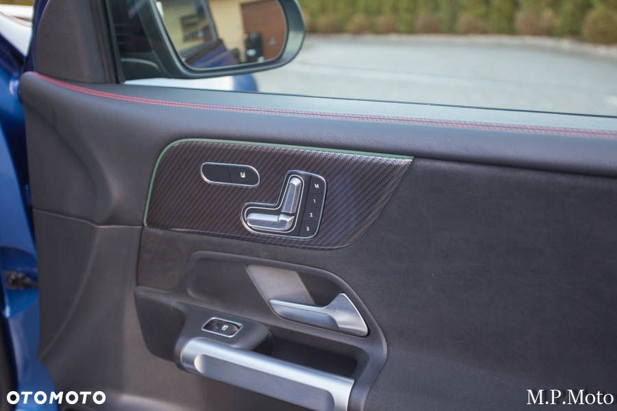 Mercedes-Benz GLB 220 d 4Matic 8G-DCT Edition AMG Line - 19