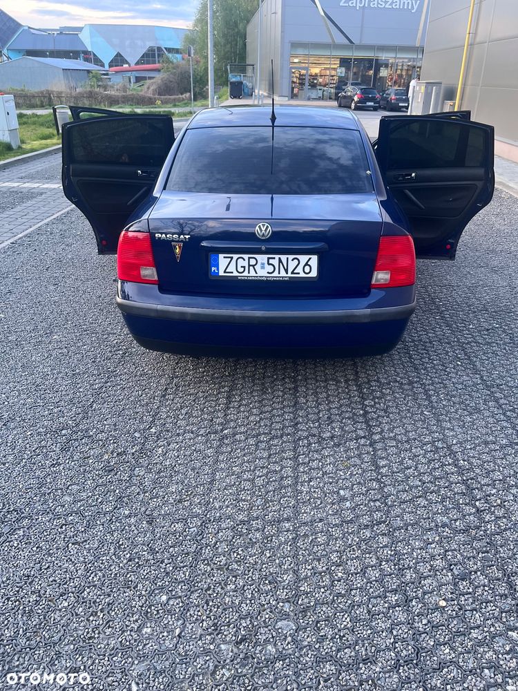 Volkswagen Passat 1.6 - 14