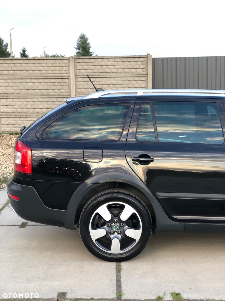 Skoda Octavia 2.0 TDI DPF 4x4 DSG Scout - 14