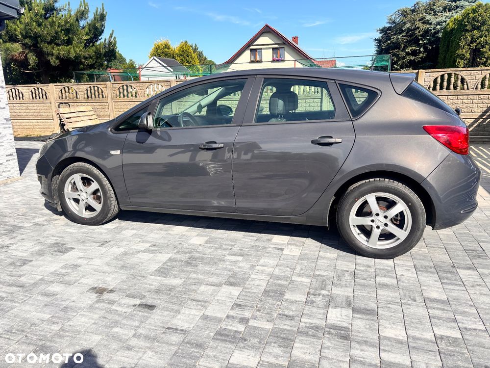 Opel Astra 1.6 Essentia - 4