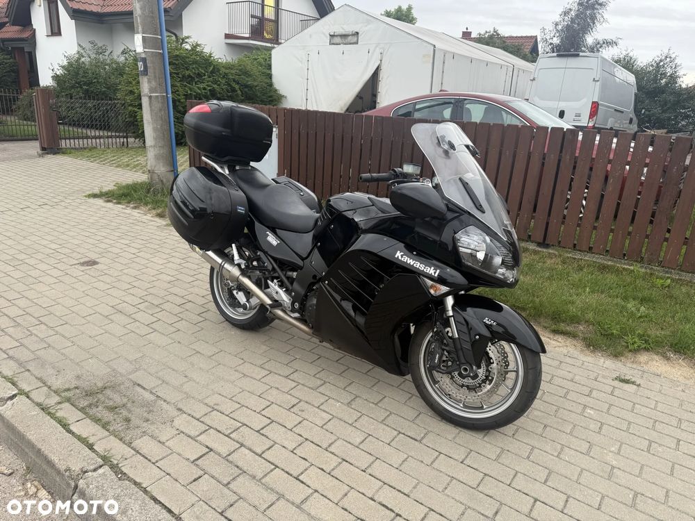 Kawasaki GTR - 14