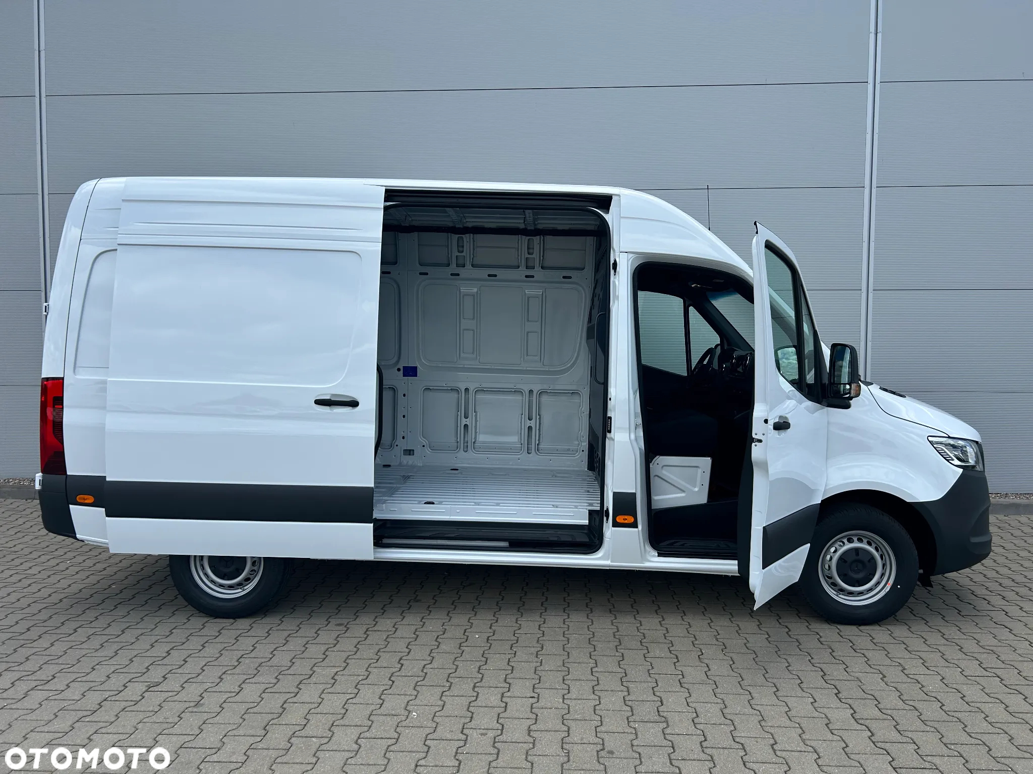 Mercedes-Benz SPRINTER 317 CDI FURGON STANDARD - 11