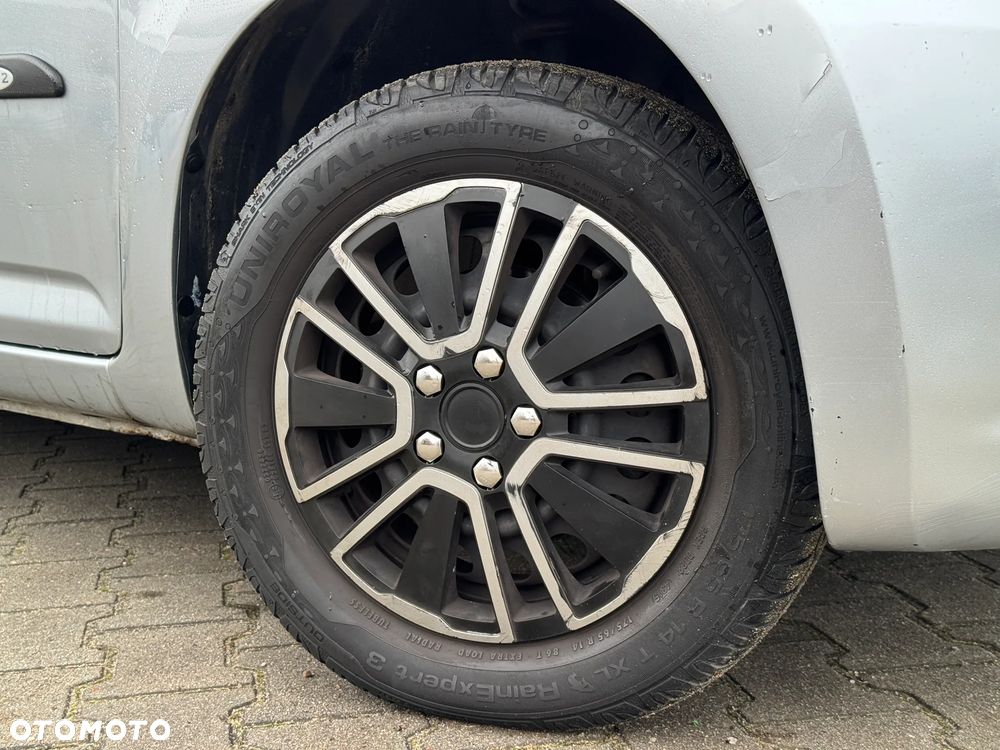 Daihatsu Sirion 1.3 - 9