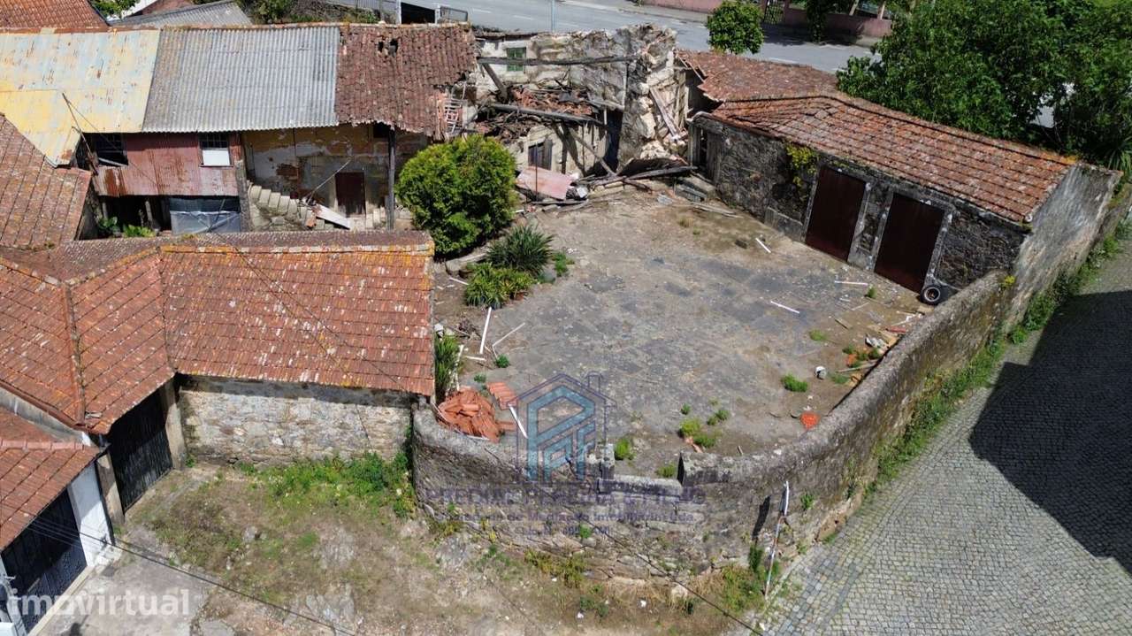 Conjunto de 3 Casas - Baguim (Rio Tinto) - Junto à Igreja - Grande imagem: 5/8