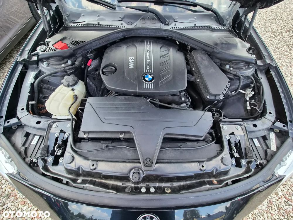 BMW Seria 3 320d xDrive Sport-Aut Sport Line - 40