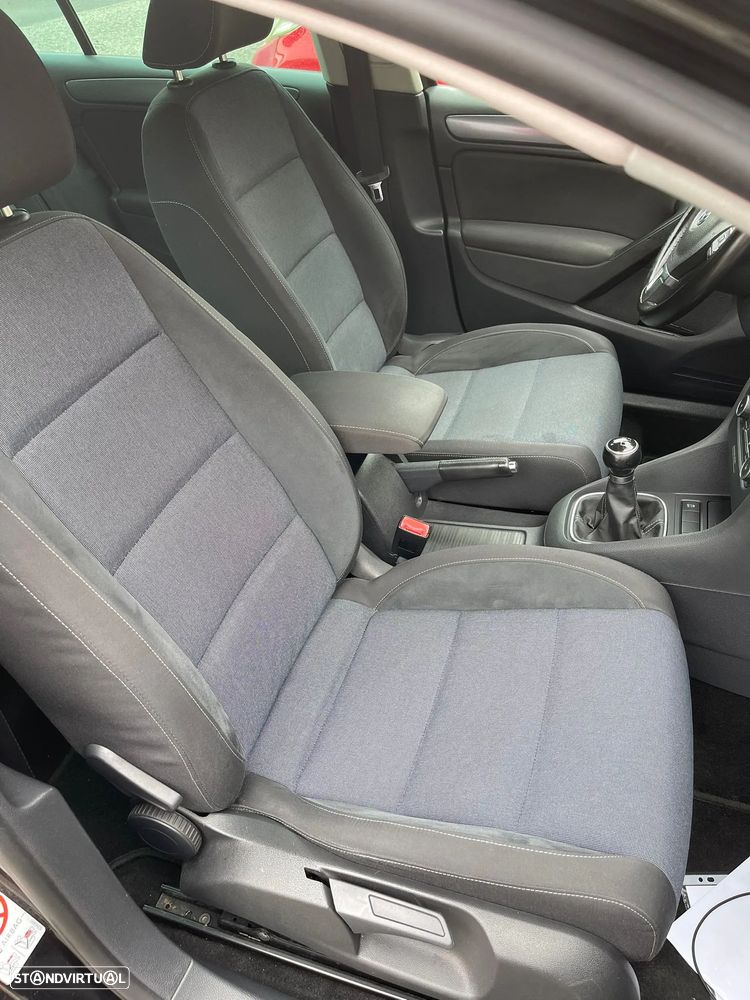 VW Golf 1.6 TDi DPF Style - 15