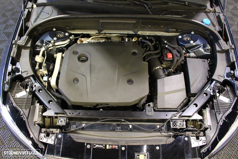 Volvo XC 60 2.0 B4 Momentum - 29