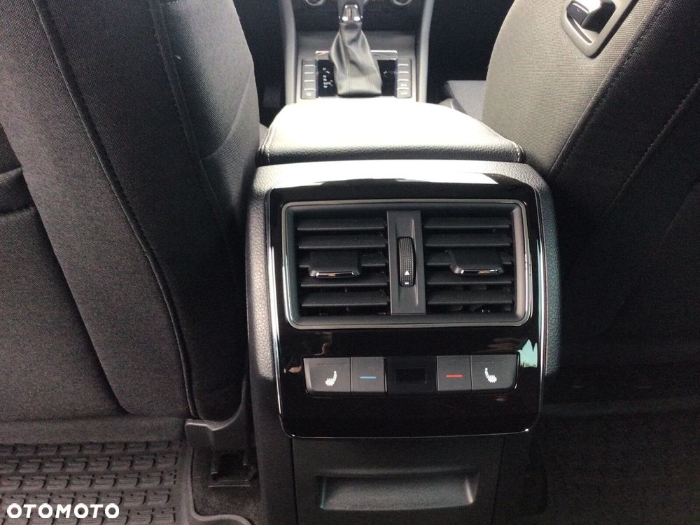 Skoda Superb 2.0 TDI SCR Style DSG - 25