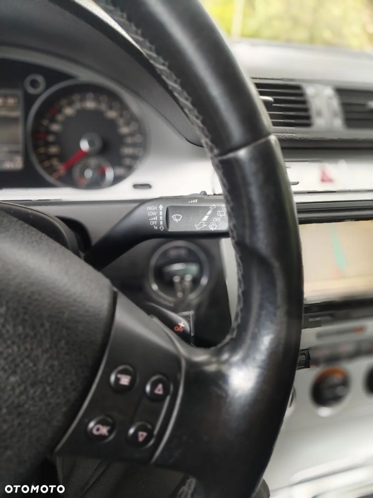 Volkswagen Passat 2.0 TDI DPF Sportline DSG - 27